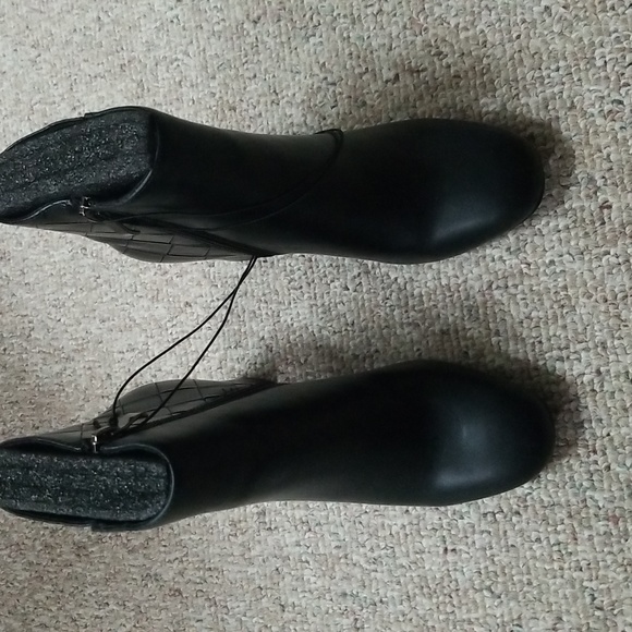 NWT-MIA Minie Booties - Picture 4 of 4